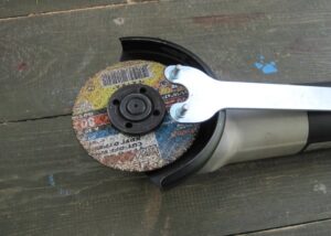 How To Remove Angle Grinder Disc